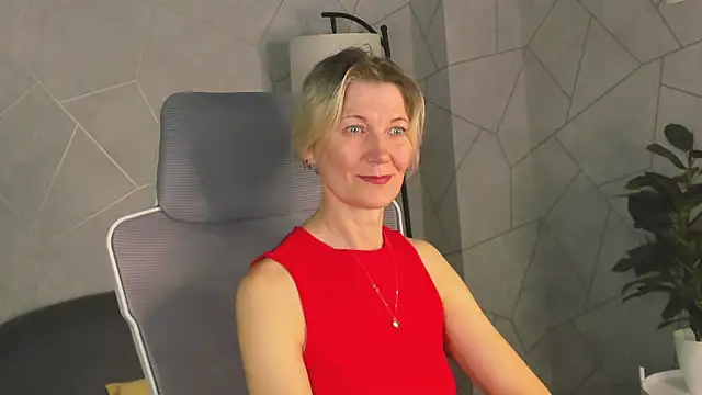 Julie Lucas online show from March 17, 2026, 12:48 am