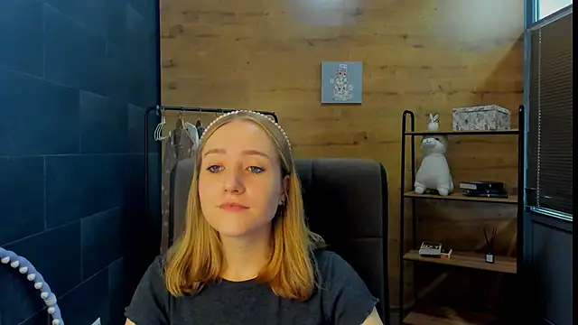 Snapshot of DonnaCole chatting on May 21, 2026, 9:16 am DonnaCole online show from May 21, 2026, 9:16 am