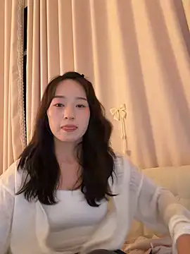 wenwenyaa online show from April 23, 2026, 1:13 pm