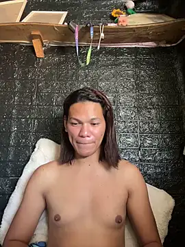 Snapshot of HugeAgatha chatting on February 4, 2026, 1:22 am HugeAgatha online show from February 4, 2026, 1:22 am