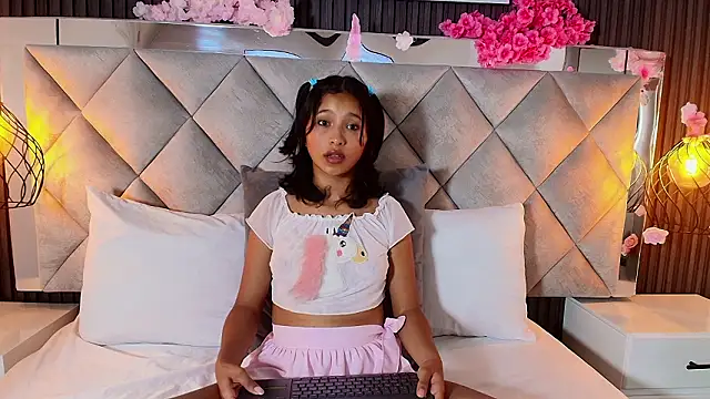 Real virgin Pussy online show from February 21, 2026, 7:48 pm