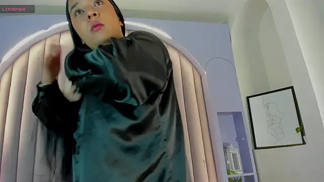 ChloeeMiller   online show from February 17, 2026, 11:50 am