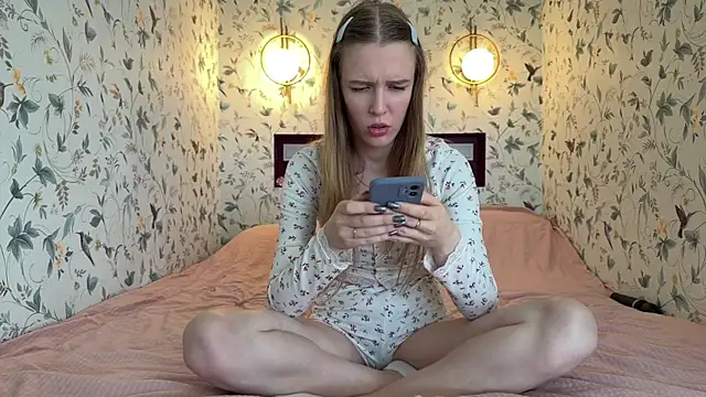 oopsnaked online show from June 8, 2026, 11:32 am