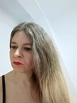 Snapshot of Didi2081 chatting on February 3, 2026, 4:45 pm Didi2081 online show from February 3, 2026, 4:45 pm