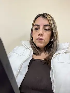 Paulinaa bella online show from March 4, 2026, 11:44 pm