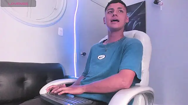 Liam9  online show from January 18, 2026, 2:48 am