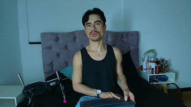 Ethan Briggs  online show from March 20, 2026, 3:33 am