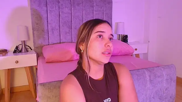 Lucy Carson  online show from April 6, 2026, 3:15 am