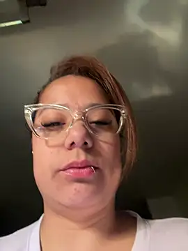 Snapshot of Pretty__Milf chatting on July 11, 2026, 9:56 am Pretty Milf online show from July 11, 2026, 9:56 am