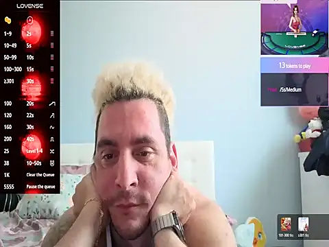 Snapshot of Rayzel_White chatting on July 16, 2026, 9:59 am Rayzel White online show from July 16, 2026, 9:59 am