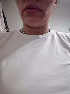 Snapshot of Karanfilim chatting on July 7, 2026, 3:09 am Karanfilim online show from July 7, 2026, 3:09 am
