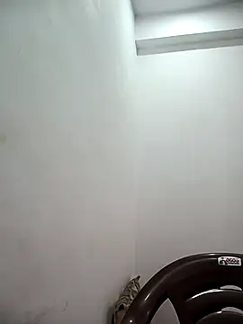 Your-Sasha7 online show from April 5, 2026, 5:15 am