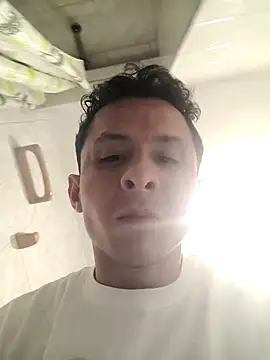 Snapshot of clason19 chatting on January 15, 2026, 3:55 am clason19 online show from January 15, 2026, 3:55 am