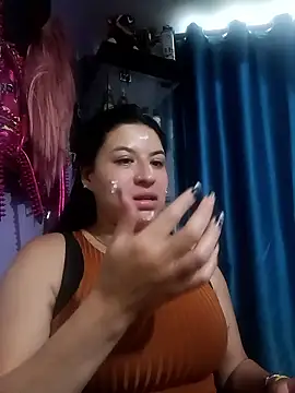 Snapshot of keileen_luna chatting on May 6, 2026, 7:52 pm keileen luna online show from May 6, 2026, 7:52 pm