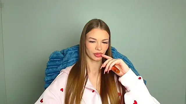 Lina Loveuu online show from April 18, 2026, 11:14 am