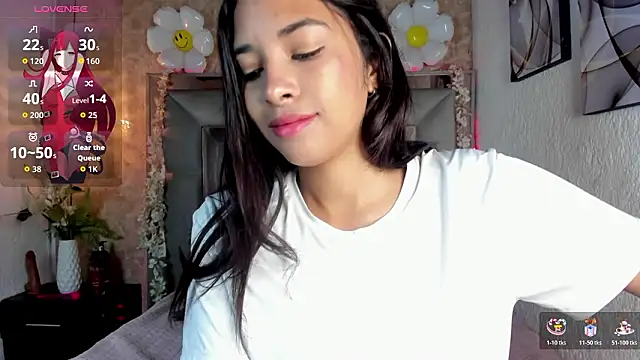 Snapshot of Estrellaa_1 chatting on March 12, 2026, 12:33 pm Estrellaa 1 online show from March 12, 2026, 12:33 pm