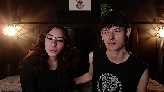 Snapshot of moonandzuko chatting on January 14, 2026, 2:28 am moonandzuko online show from January 14, 2026, 2:28 am