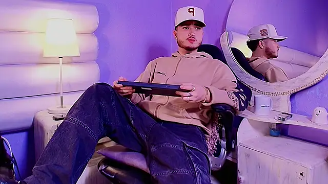 Salvattore Muller online show from February 4, 2026, 1:22 am