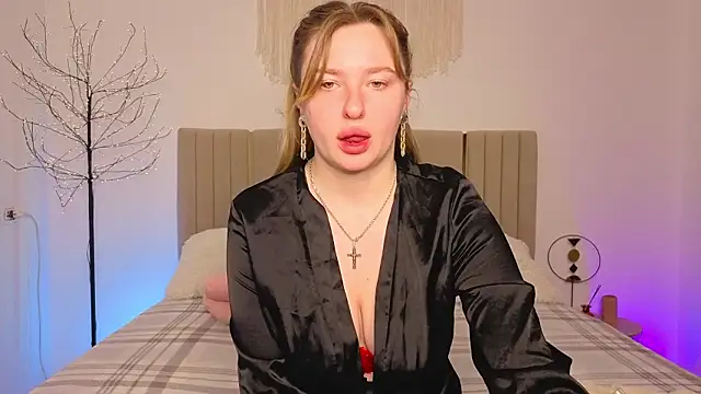 VladaHotxx online show from March 4, 2026, 7:58 am