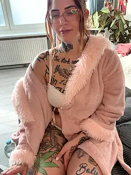 Snapshot of NyxTattoo chatting on January 17, 2026, 11:48 am NyxTattoo online show from January 17, 2026, 11:48 am