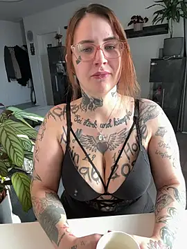 Snapshot of NyxTattoo chatting on February 10, 2026, 11:36 am NyxTattoo online show from February 10, 2026, 11:36 am