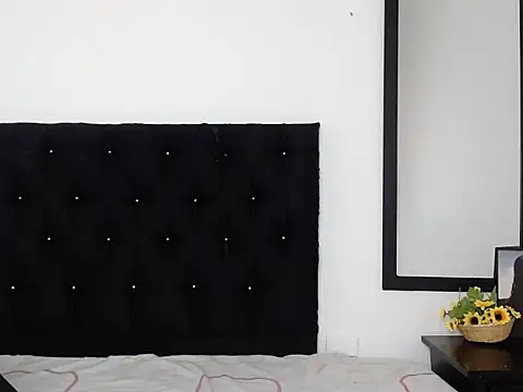 LauraHorny69 online show from March 1, 2026, 1:35 pm