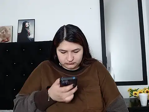 LauraHorny69 online show from March 4, 2026, 1:17 pm