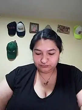 Snapshot of LauraHorny69 chatting on May 5, 2026, 7:33 pm LauraHorny69 online show from May 5, 2026, 7:33 pm
