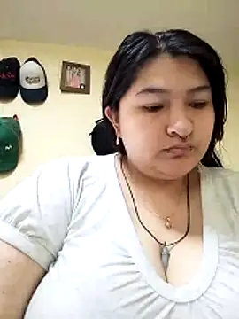 Snapshot of LauraHorny69 chatting on June 13, 2026, 2:37 pm LauraHorny69 online show from June 13, 2026, 2:37 pm