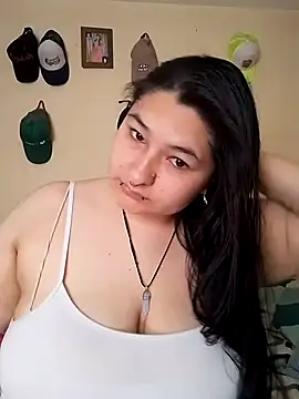 Snapshot of LauraHorny69 chatting on June 26, 2026, 2:43 pm LauraHorny69 online show from June 26, 2026, 2:43 pm