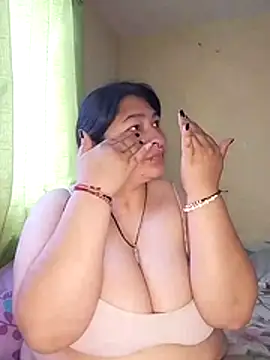 Snapshot of LauraHorny69 chatting on July 6, 2026, 7:38 pm LauraHorny69 online show from July 6, 2026, 7:38 pm