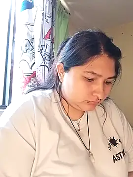 Snapshot of LauraHorny69 chatting on July 21, 2026, 7:49 pm LauraHorny69 online show from July 21, 2026, 7:49 pm