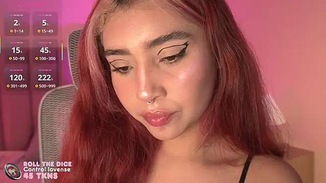 Dakota velvet  online show from April 19, 2026, 12:04 pm