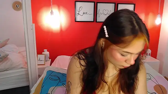 MaddyOwens 5 online show from April 10, 2026, 12:43 pm