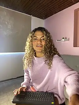 AngelPinkk  online show from February 1, 2026, 8:51 pm