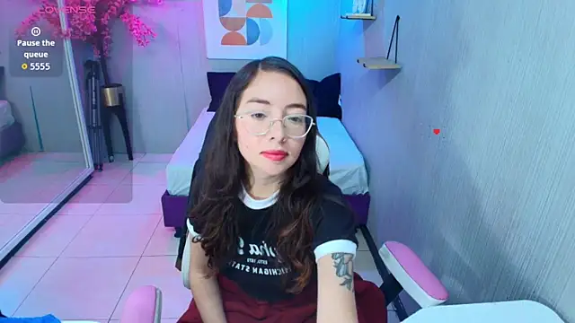 Veronica miiller online show from June 4, 2026, 7:20 pm