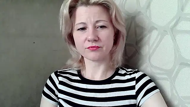 Snapshot of Kitti-Ellison chatting on January 15, 2026, 8:41 am Kitti-Ellison online show from January 15, 2026, 8:41 am