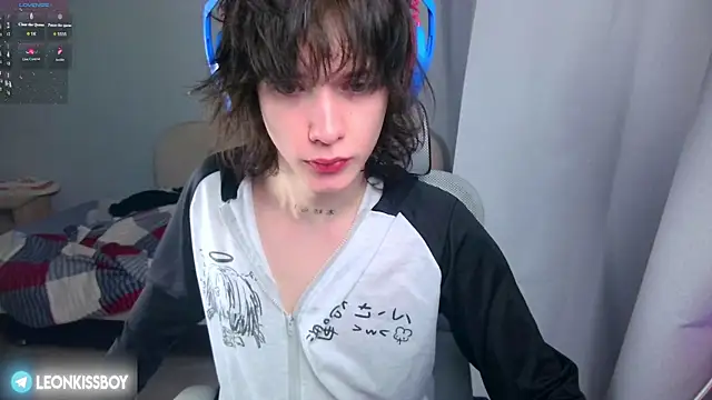 LeonBoykisser online show from June 17, 2026, 7:00 am