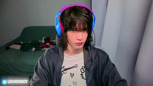 LeonBoykisser online show from June 30, 2026, 2:18 pm