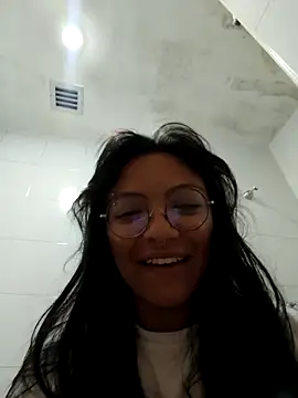 Snapshot of victoriia_thompson chatting on May 11, 2026, 4:07 am victoriia thompson online show from May 11, 2026, 4:07 am