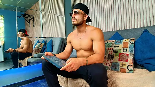 Vans Ross online show from March 31, 2026, 7:25 pm