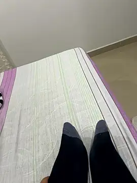 Arleymounthblack online show from January 14, 2026, 4:07 am