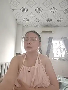 Famrita online show from April 10, 2026, 11:04 am