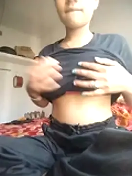 knightqueen12 online show from February 6, 2026, 4:39 am