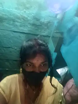 priyasharma899 online show from February 15, 2026, 7:38 am