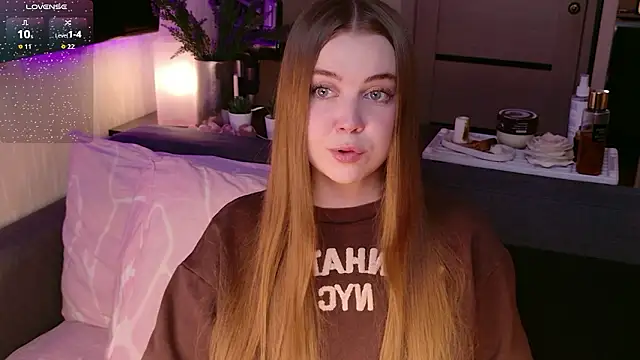 bratwifelina online show from March 2, 2026, 8:59 pm