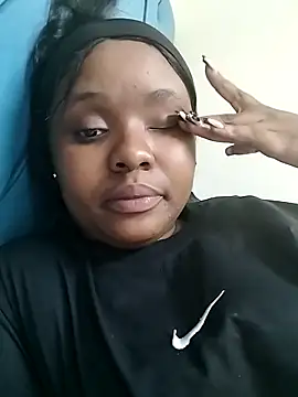 LUNAARXO1 online show from April 19, 2026, 6:54 pm