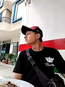 attractive-sexx online show from April 4, 2026, 4:59 pm