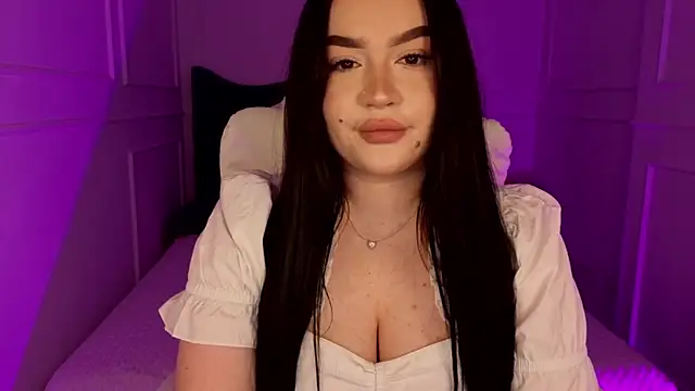 tinafox  online show from March 24, 2026, 10:42 am