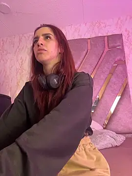 elodie rouge online show from April 7, 2026, 12:16 pm